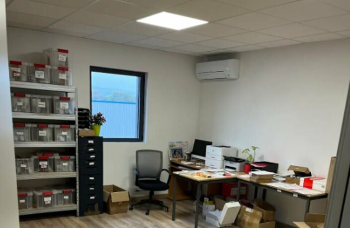 LOCAL D'ACTIVITE - ATELIER à LOUER — photo 4