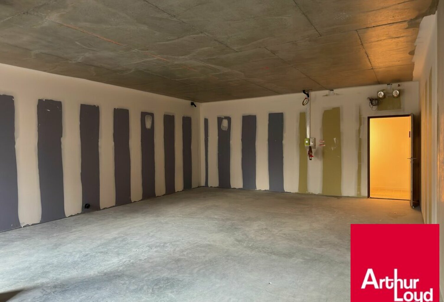 BUREAUX à LOUER — photo 1