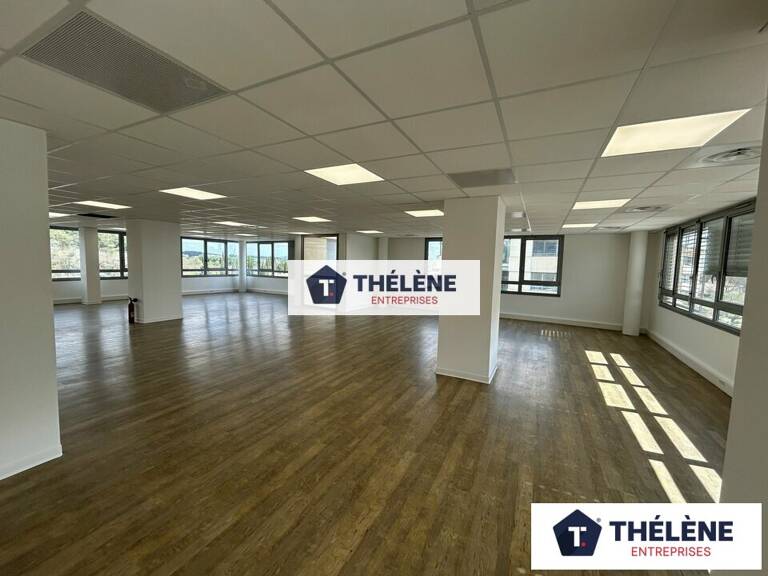 BUREAUX à VENDRE — photo 1