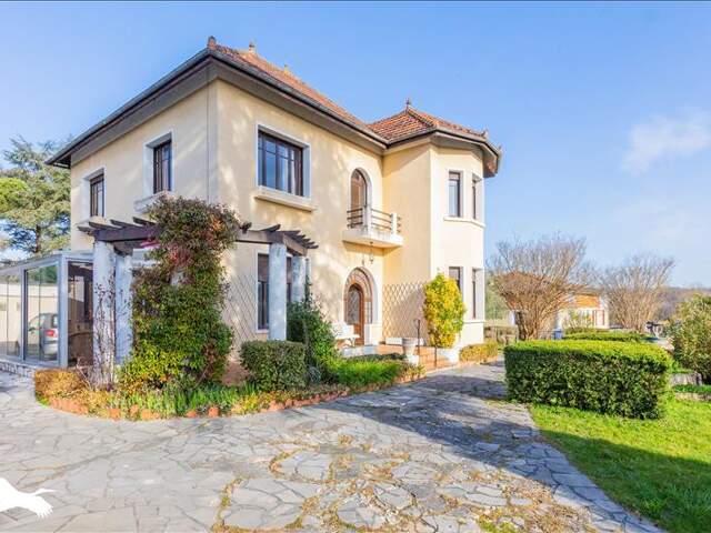 Maison art déco de 7 pièces principales — photo du bien
