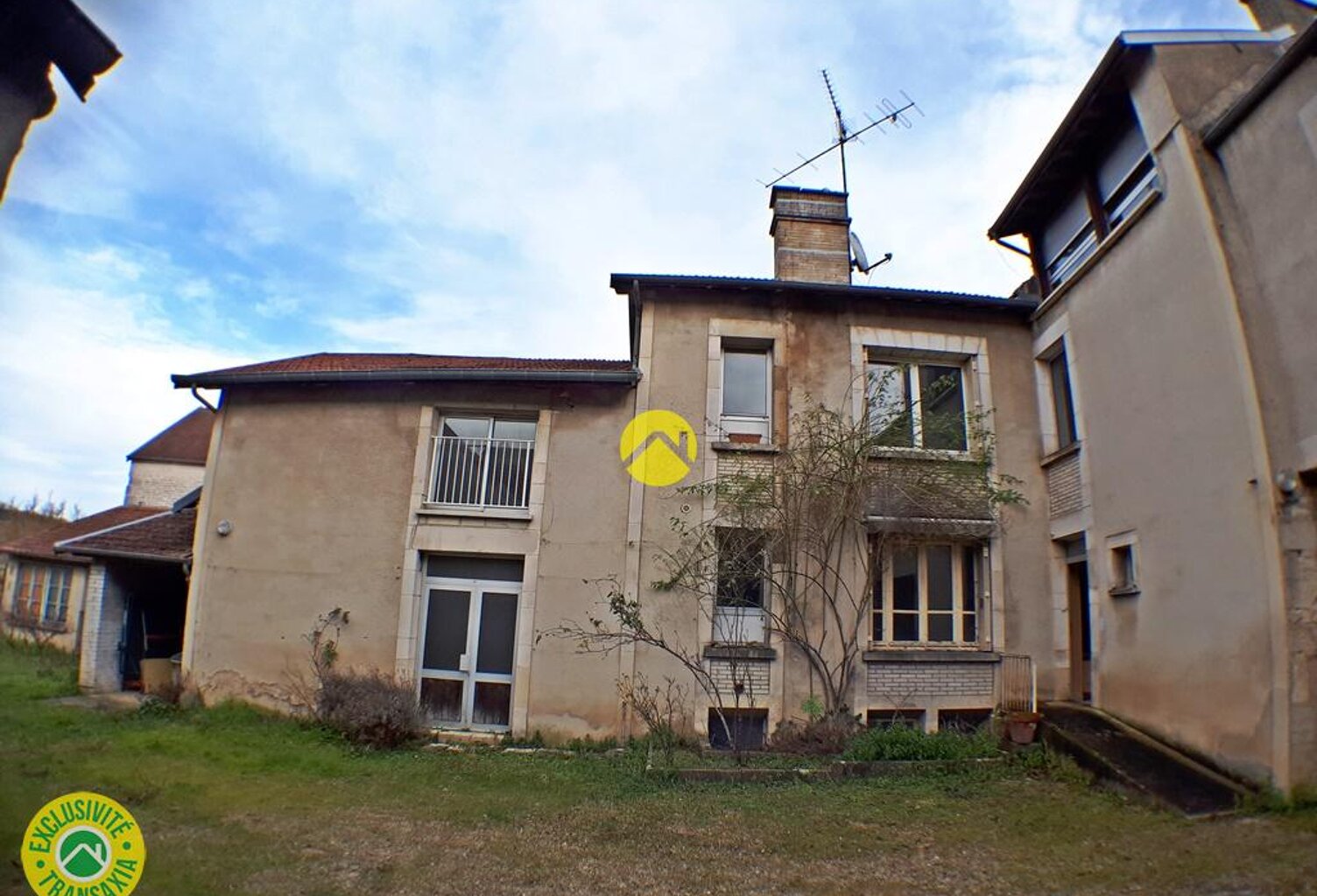 APPARTEMENT AVEC DÉPENDANCES — photo 1