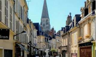 Commerce  358 m² à louer à Vendôme (41100)