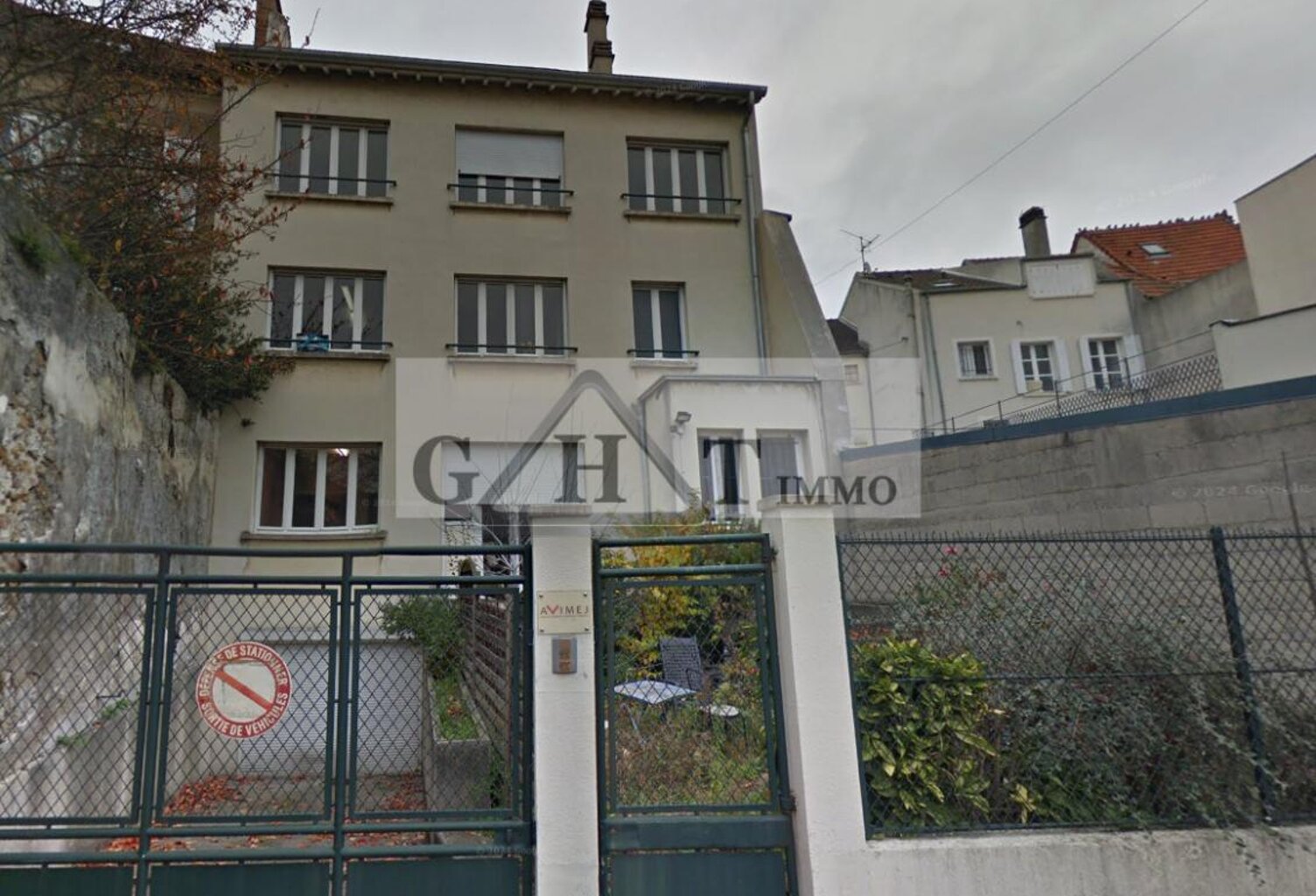 A Meaux un Bâtiment indépendant de bureaux sur 4 étages : — photo 1