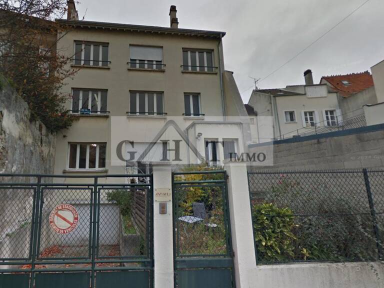 A Meaux un Bâtiment indépendant de bureaux sur 4 étages : — photo 1