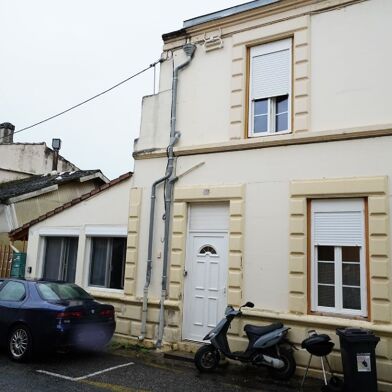 Immeuble  106000 €