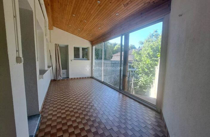 Appt T3 veranda et balcon — photo 2