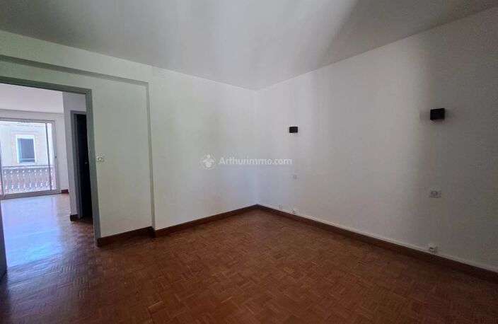 Appt T3 veranda et balcon — photo 5
