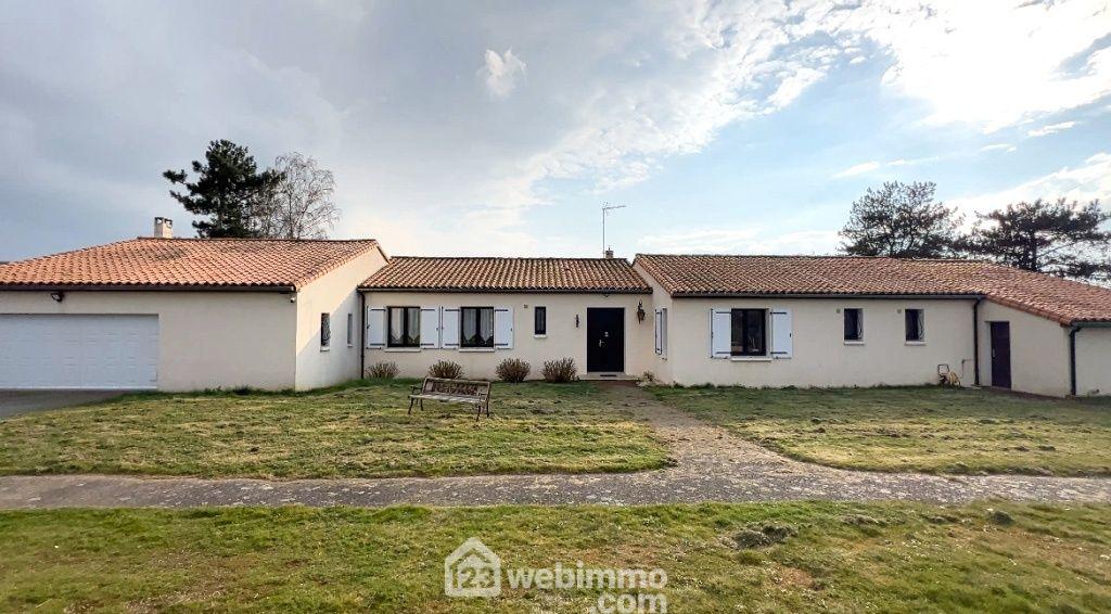 Photo Maison - 222m² - Châtillon-sur-Thouet image 2/4
