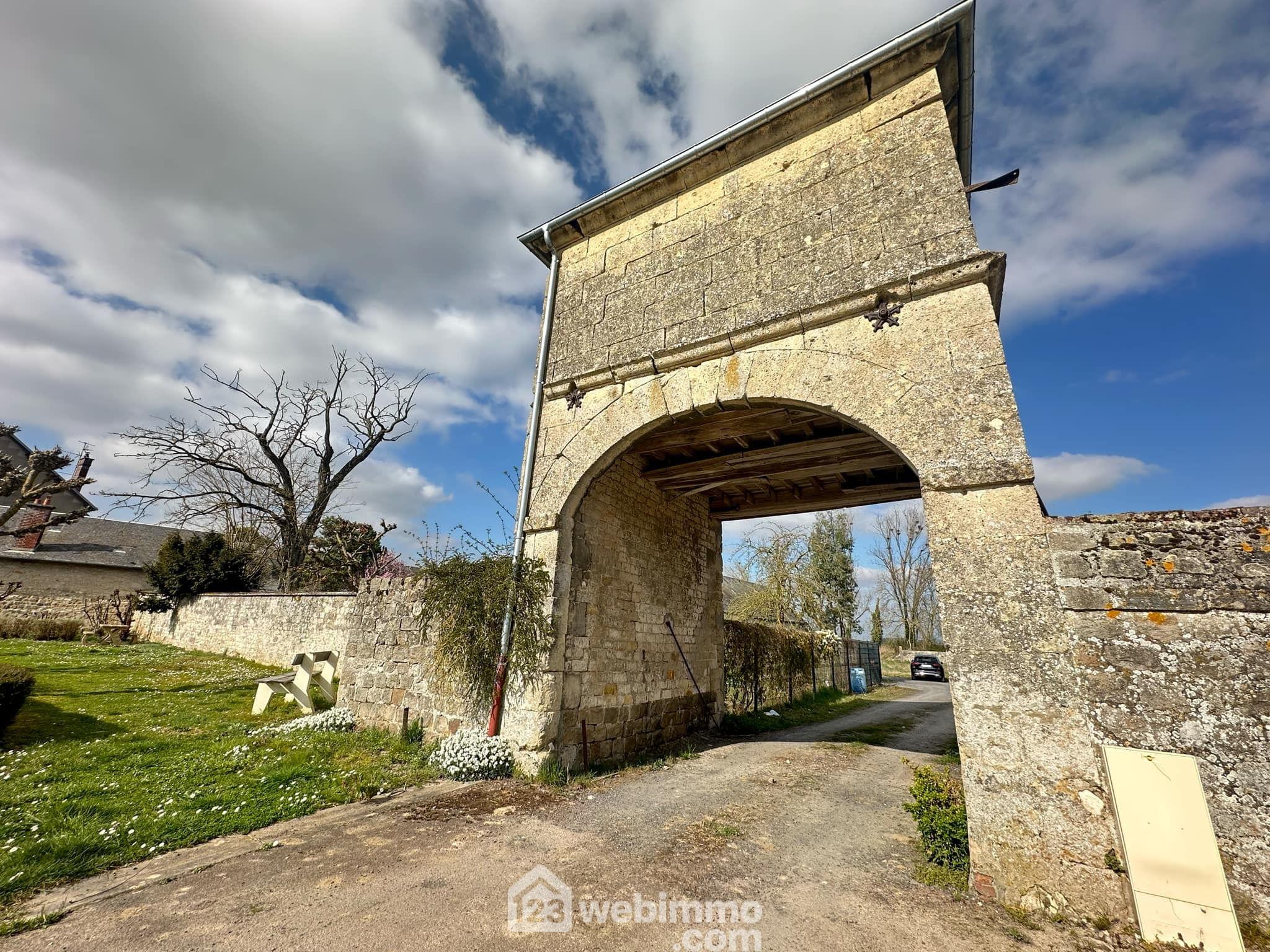 Maison - 915m² - Monceau-le-Waast