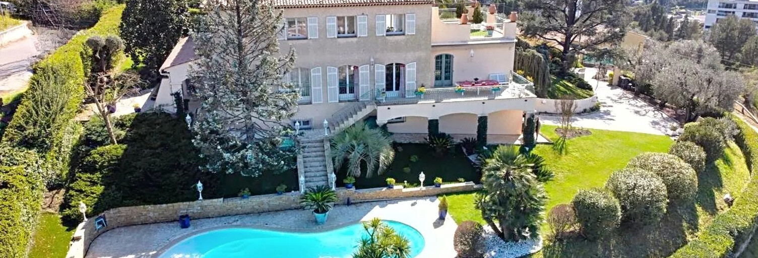 Maison 8 Pièces 276 m² à vendre à Drap (06340)