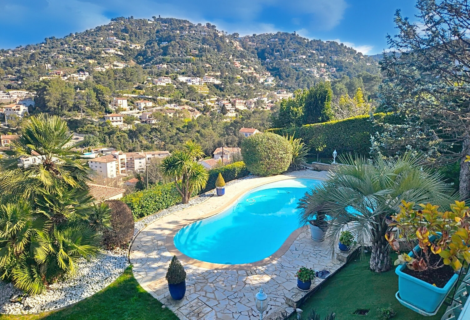 PERIPHERIE DE NICE Prestigieuse propriété,476m2 de surface g — photo 1