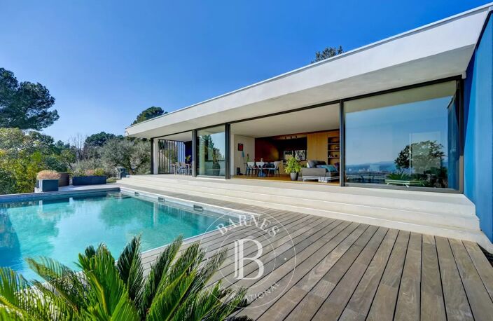 AIX EN PROVENCE - PROCHE CENTRE VILLE - VILLA ARCHITECTE 200M2- — photo 3