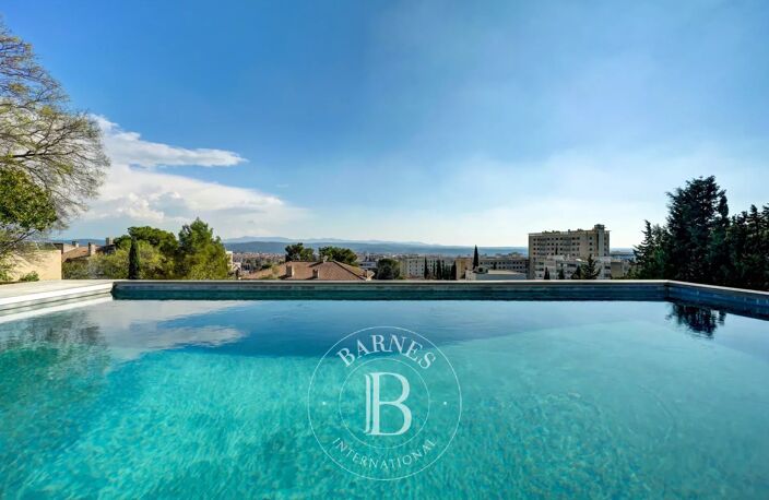 AIX EN PROVENCE - PROCHE CENTRE VILLE - VILLA ARCHITECTE 200M2- — photo 4