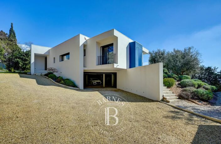 AIX EN PROVENCE - PROCHE CENTRE VILLE - VILLA ARCHITECTE 200M2- — photo 2