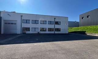 Commerce  174 m² à louer à La Tour-de-Salvagny (69890)