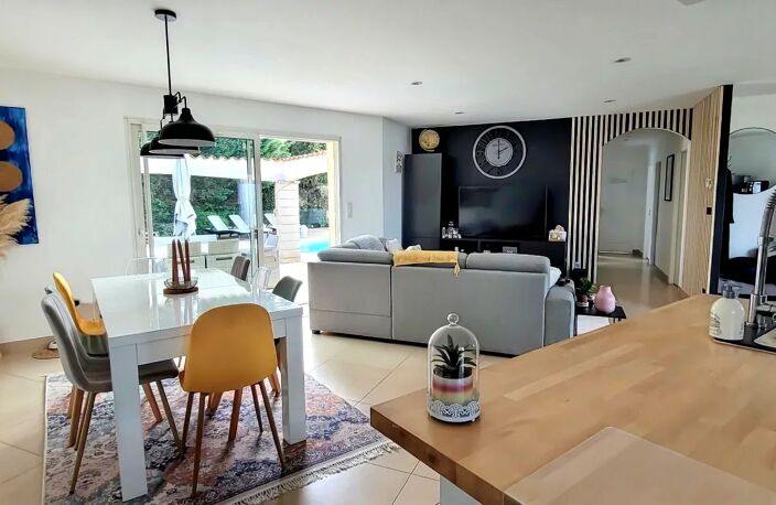 33910 - SAINT DENIS DE PILE - MAISON 115M² 3 CHAMBRES  ET DEPENDANCE 60M² — photo 2