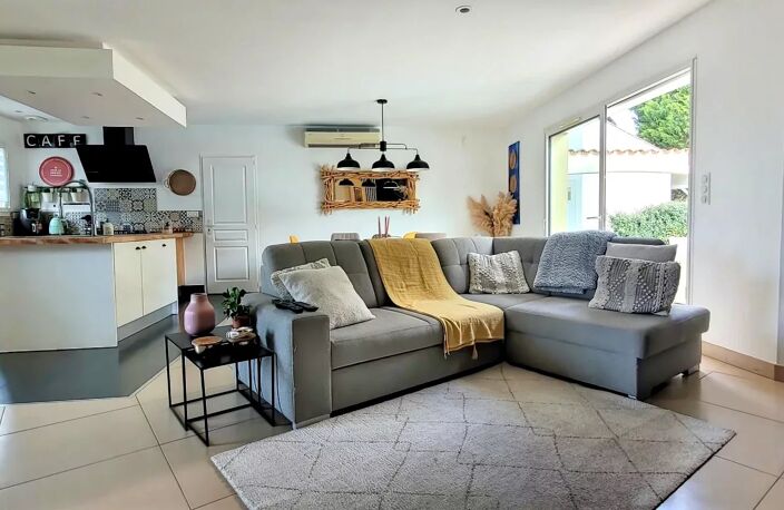 33910 - SAINT DENIS DE PILE - MAISON 115M² 3 CHAMBRES  ET DEPENDANCE 60M² — photo 3