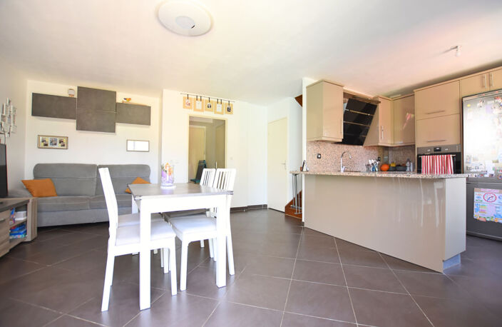78690 LES ESSARTS LE ROI  Charmante maison de 4 pièces 3 cha — photo 5