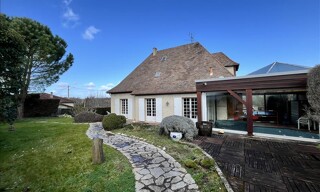 Maison 11 Pièces 300 m² à vendre à Montpon-Ménestérol (24700)