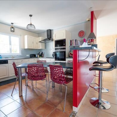 Maison 5 pièces 321936 €