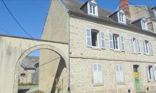 Immeuble   m² à vendre à Dun-le-Palestel (23800)