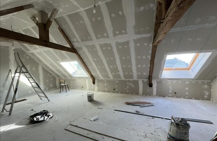 Maison en pierre de 3 pièces principales — photo 2