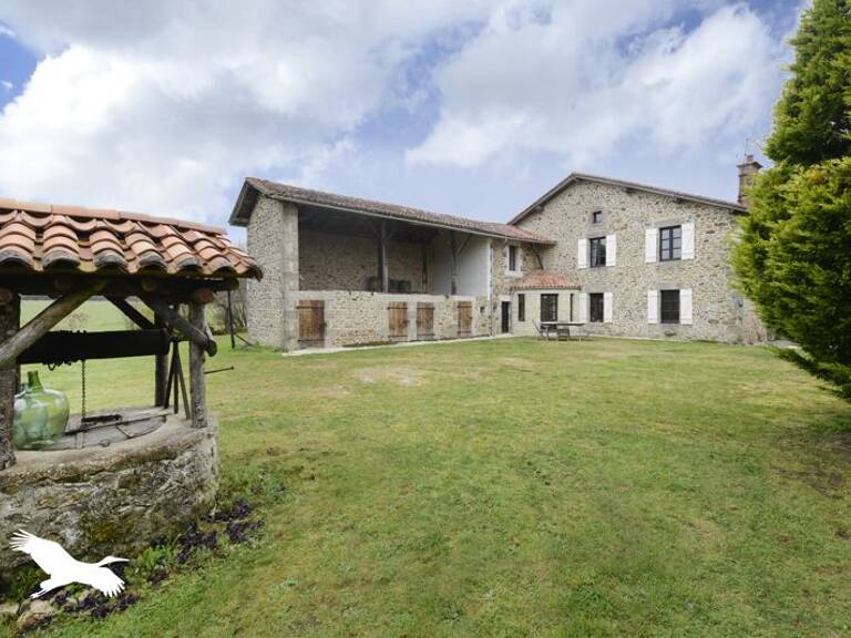 Maison en pierre de 5 pièces principales — photo 1