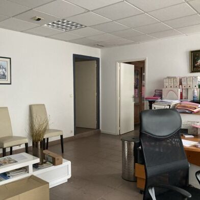 Commerce  167500 €