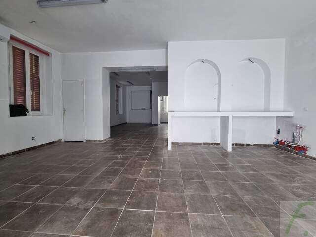 Local commercial — photo du bien