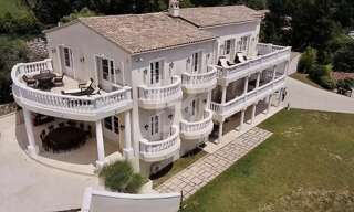 Maison 11 Pièces 385 m² à vendre à Tourrettes-sur-Loup (06140)