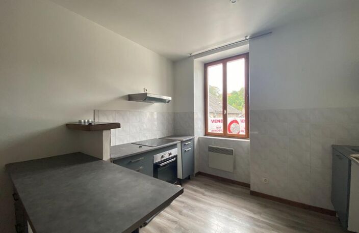 Ensemble immobilier de 3 appartements à rafraîchir au centre de Nay — photo 5