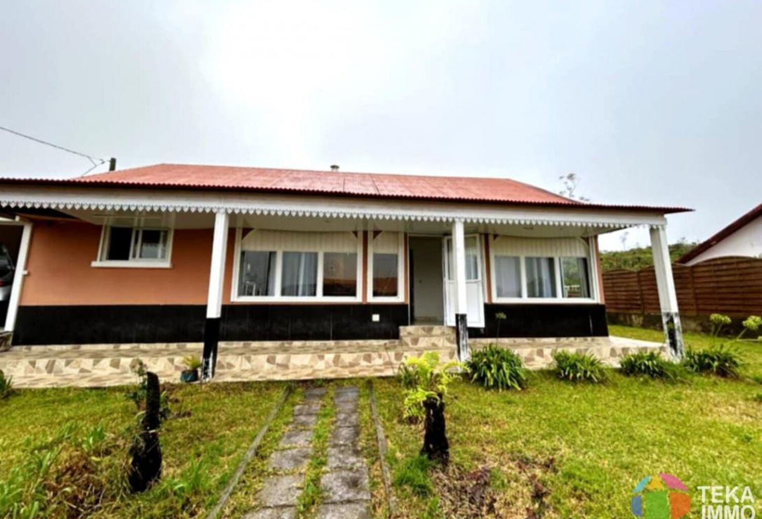 Maison meublée a vendre à la Plaine Des Palmiste 97431 — photo 1