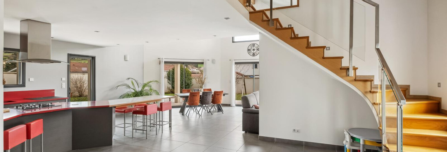 Maison 5 Pièces 140 m² à vendre à Luzinay (38200)