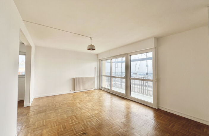 APPARTEMENT T4 AVEC ASCENSEUR - BEAUVAIS — photo 2