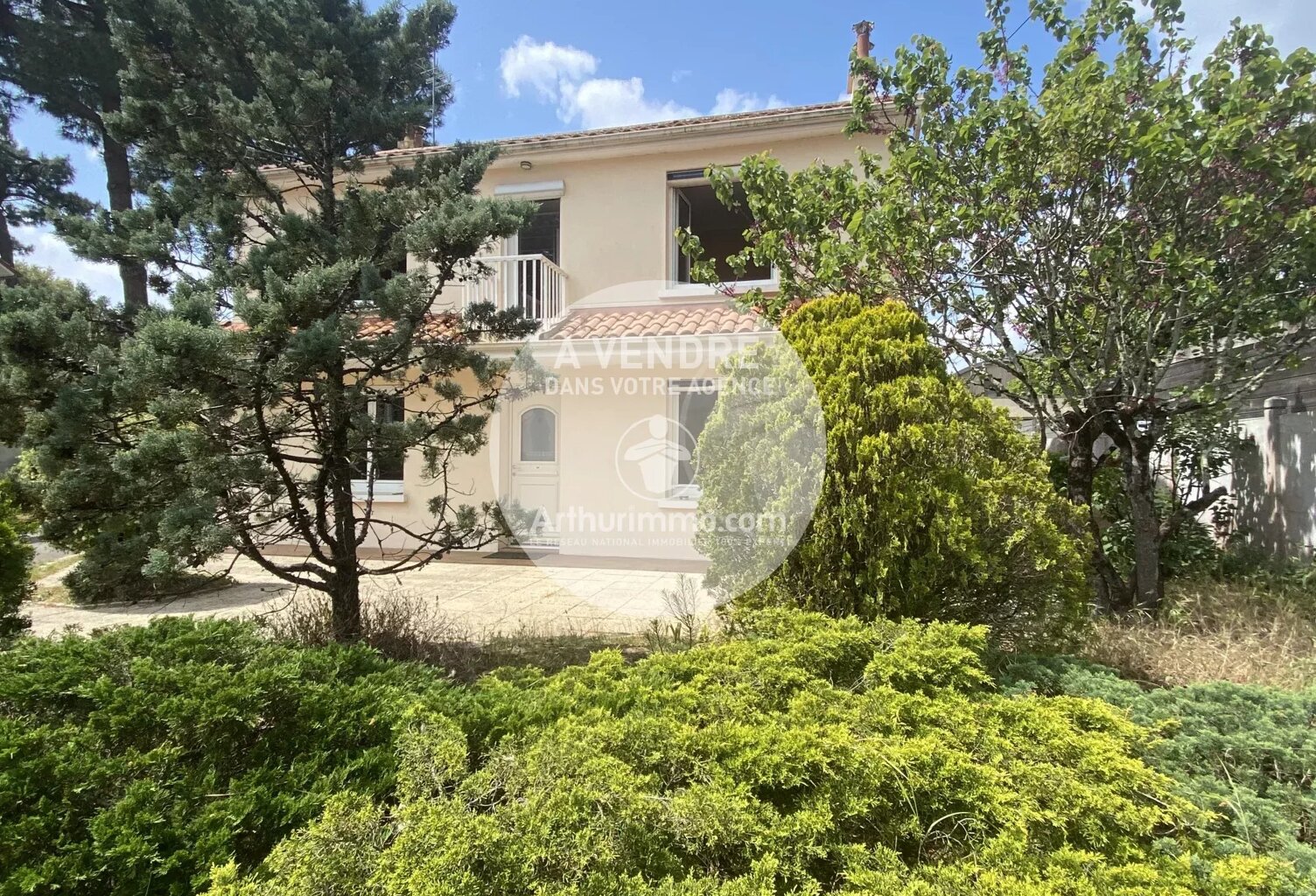 Maison de 120 m2, 5 garages sur terrain clos de plus de 1000 m² — photo 1