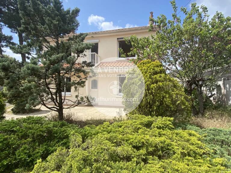 Maison de 120 m2, 5 garages sur terrain clos de plus de 1000 m² — photo 1