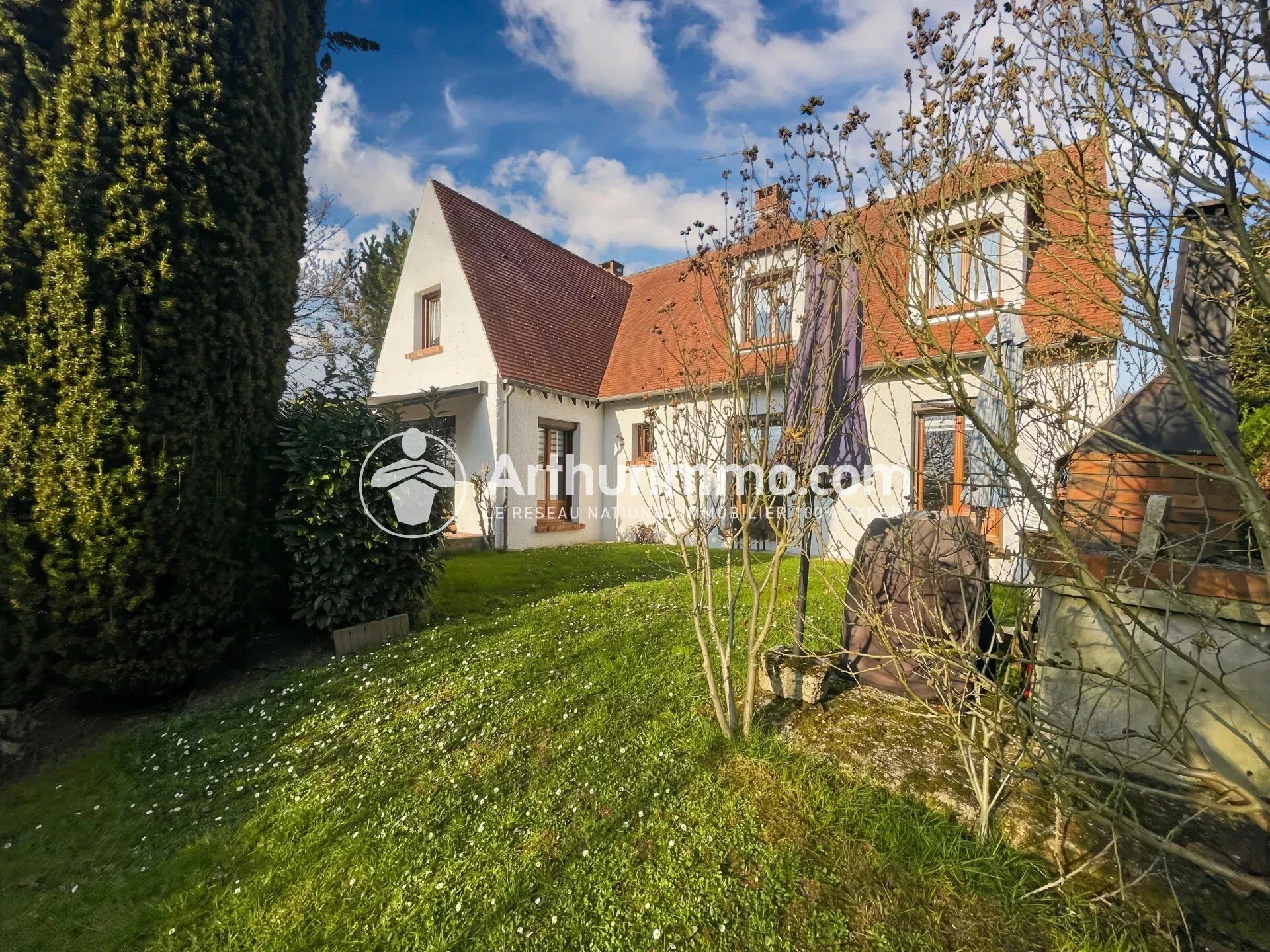 Maison 8 pièces 181 m² · à Étiolles · 181 m² · 550 000 €