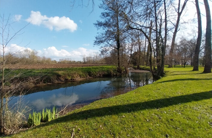 Propriété bourg de Magné 284m2 - terrain bord de Sèvre 9600m — photo 2