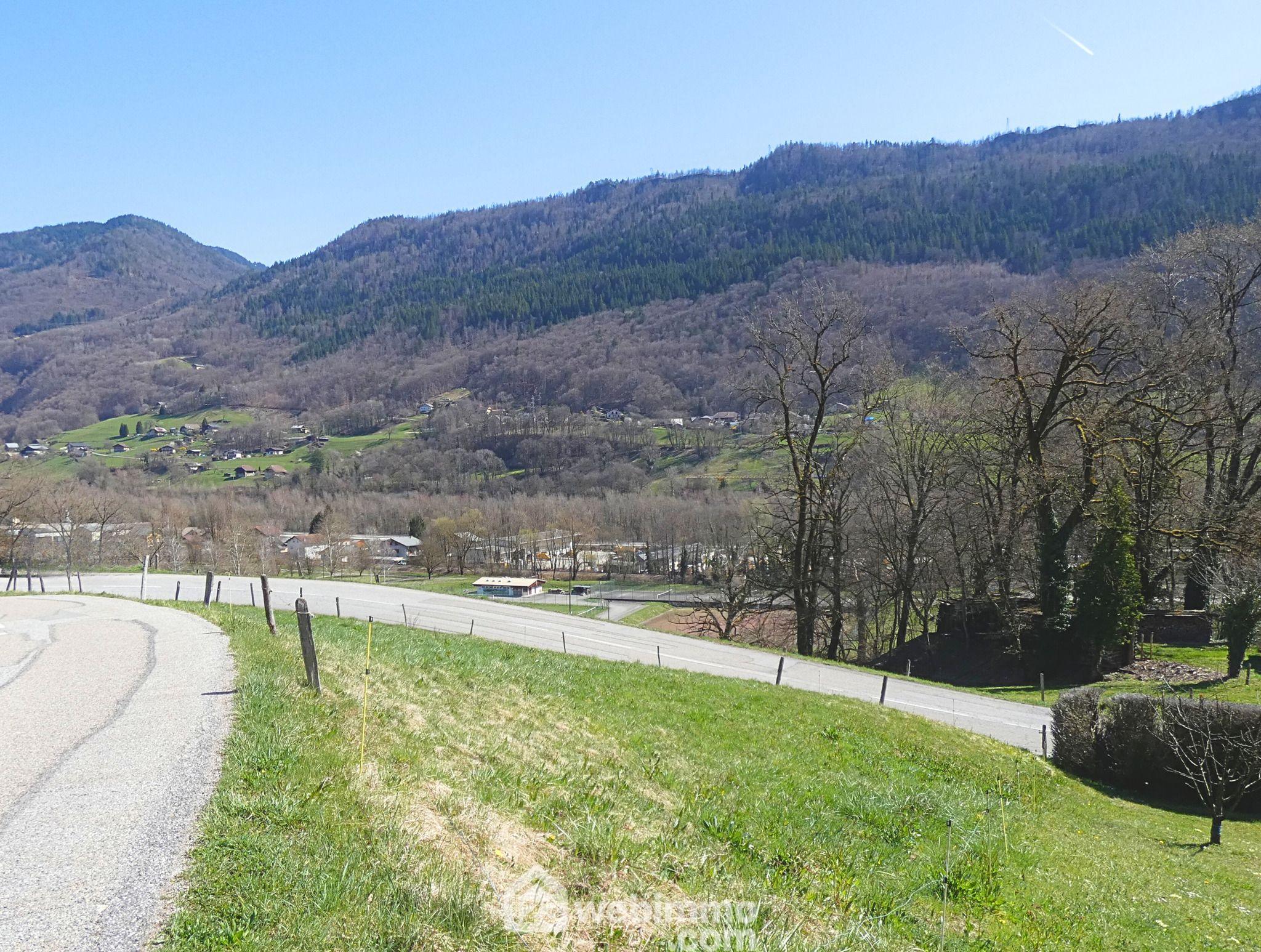 Photo Terrain constructible - 522m² - Marthod image 2/2