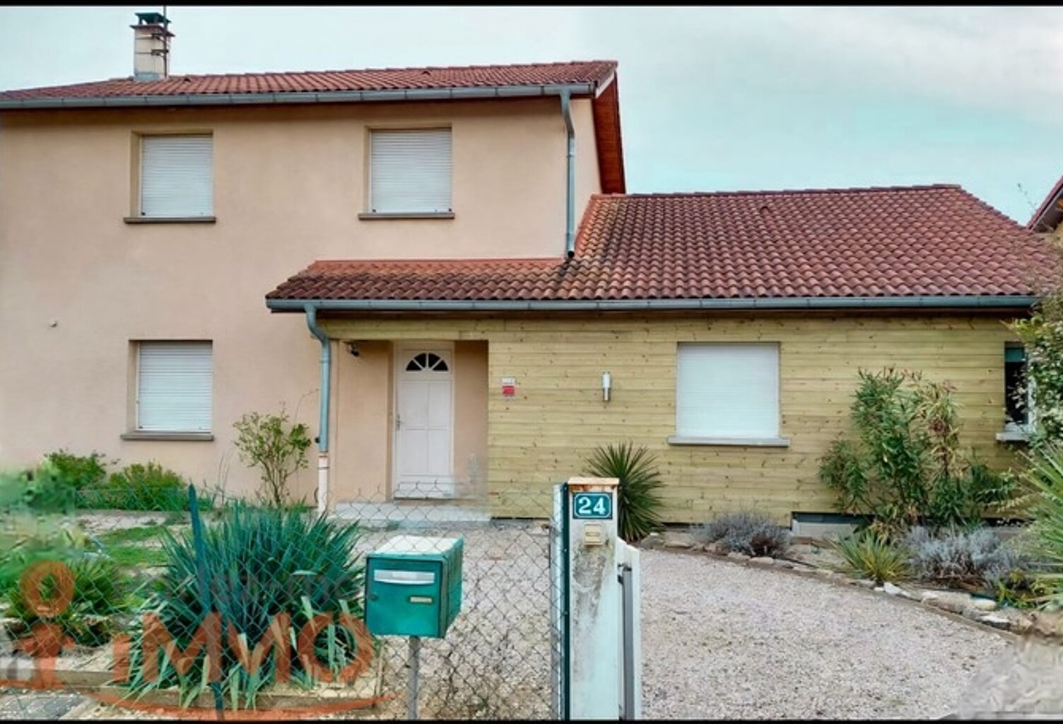 Villa — photo 1