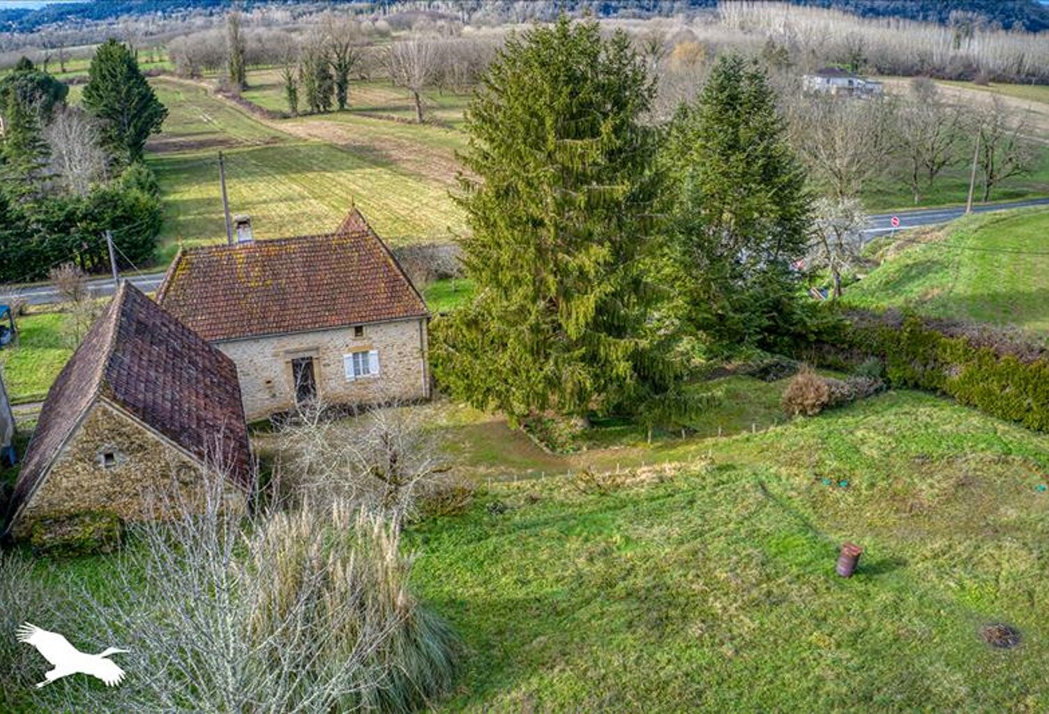 Maison en pierre de 5 pièces principales — photo 1