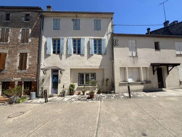 Maison de bourg de 4 pièces principales — photo du bien