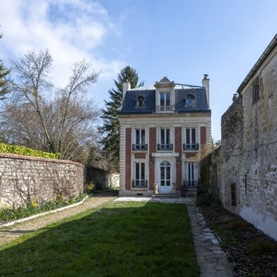 Maison 6 pièces 902000 €