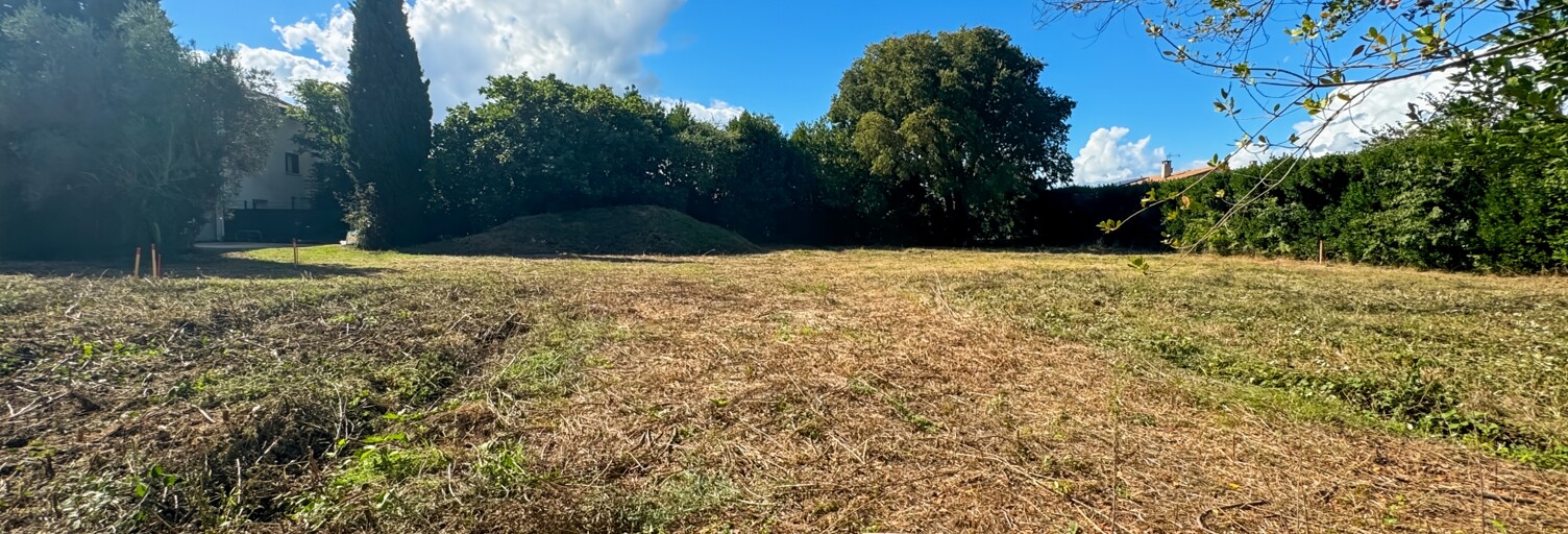 Terrain  785 m² à vendre à Maillane (13910)