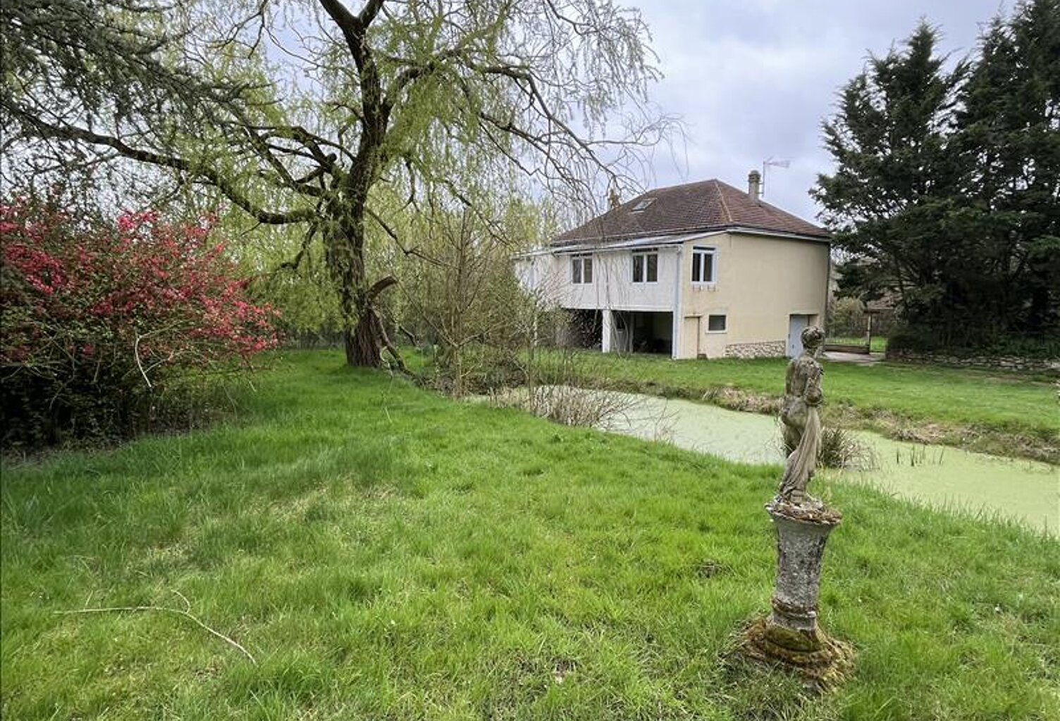 Pavillon de 7 pièces principales — photo 1