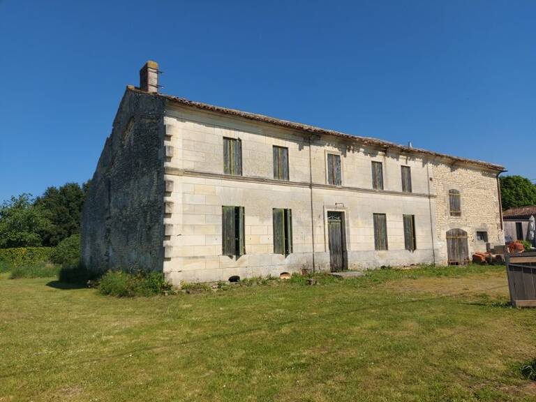 Charentaise de 4 pièces principales — photo 1