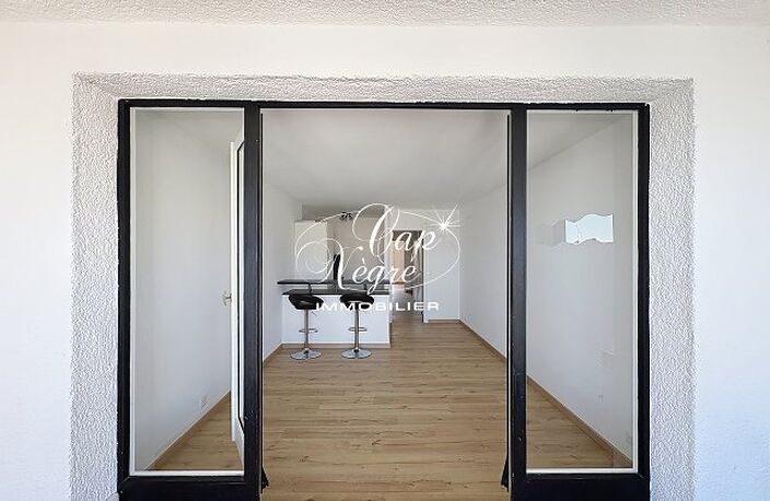 APPARTEMENT T2 VUE MER & PORT À VENDRE AUX MARINES DE COGOLIN — photo 5