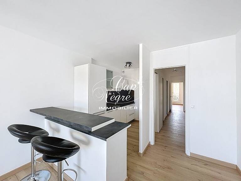 APPARTEMENT T2 VUE MER & PORT À VENDRE AUX MARINES DE COGOLIN — photo 1