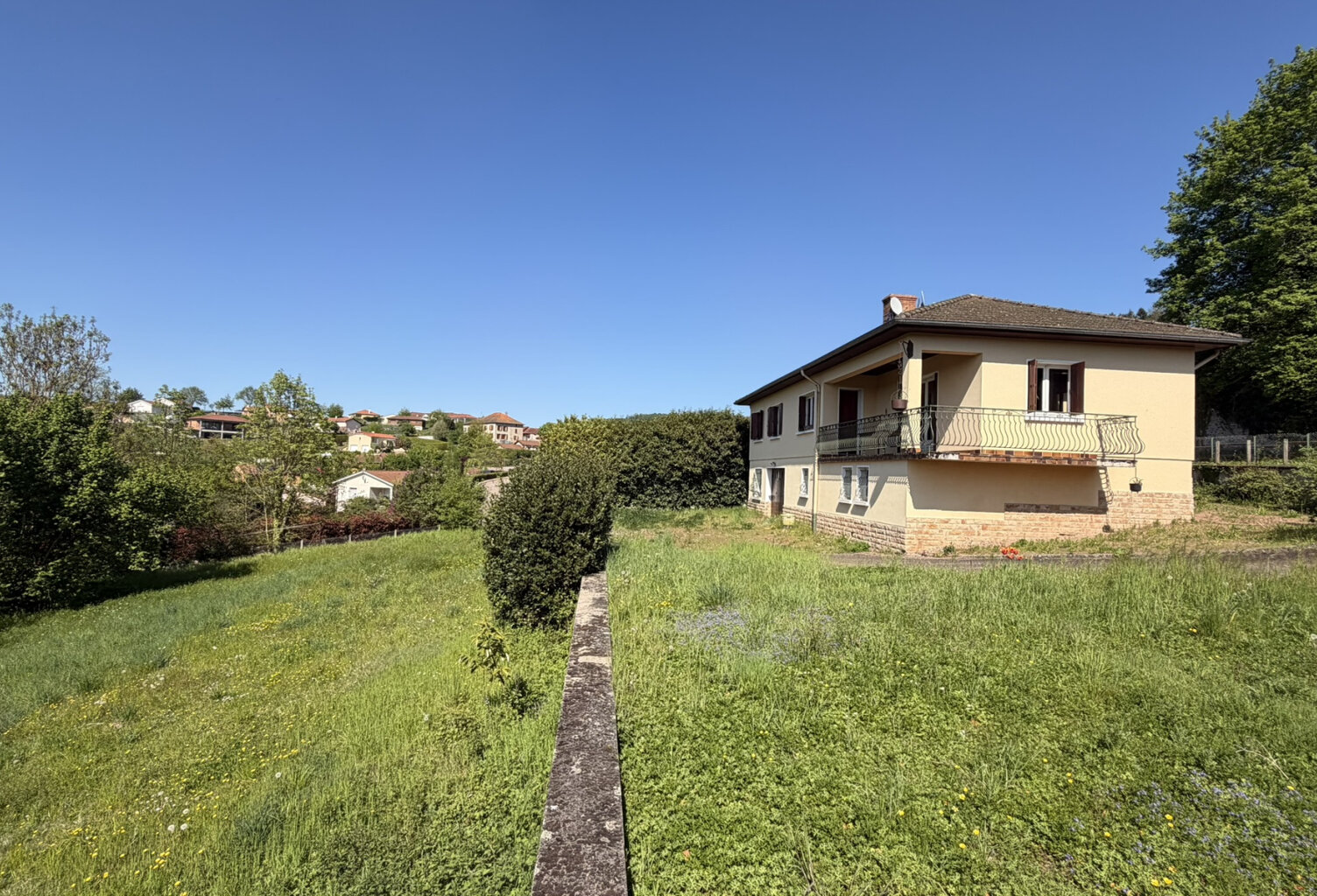 Villa — photo 1