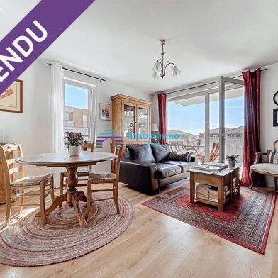 Appartement 3 pièces 220500 €